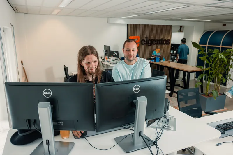 Looking at a problem together behind two screens